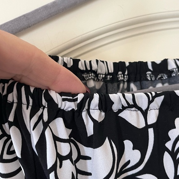 NWT Vince Camuto Rich Black/White Off Shoulder Blouse Women’s Medium - Picture 2 of 15